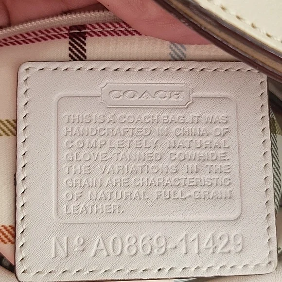 SOLD Coach 2008 Winter White Shoulder Bag - Picture 14 of 16